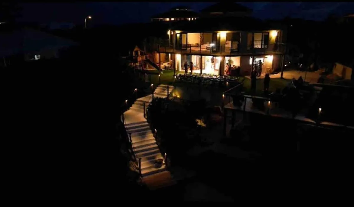 Villa Stunning Villa, Private Beach, Pool, Guest House, Dock Providenciales