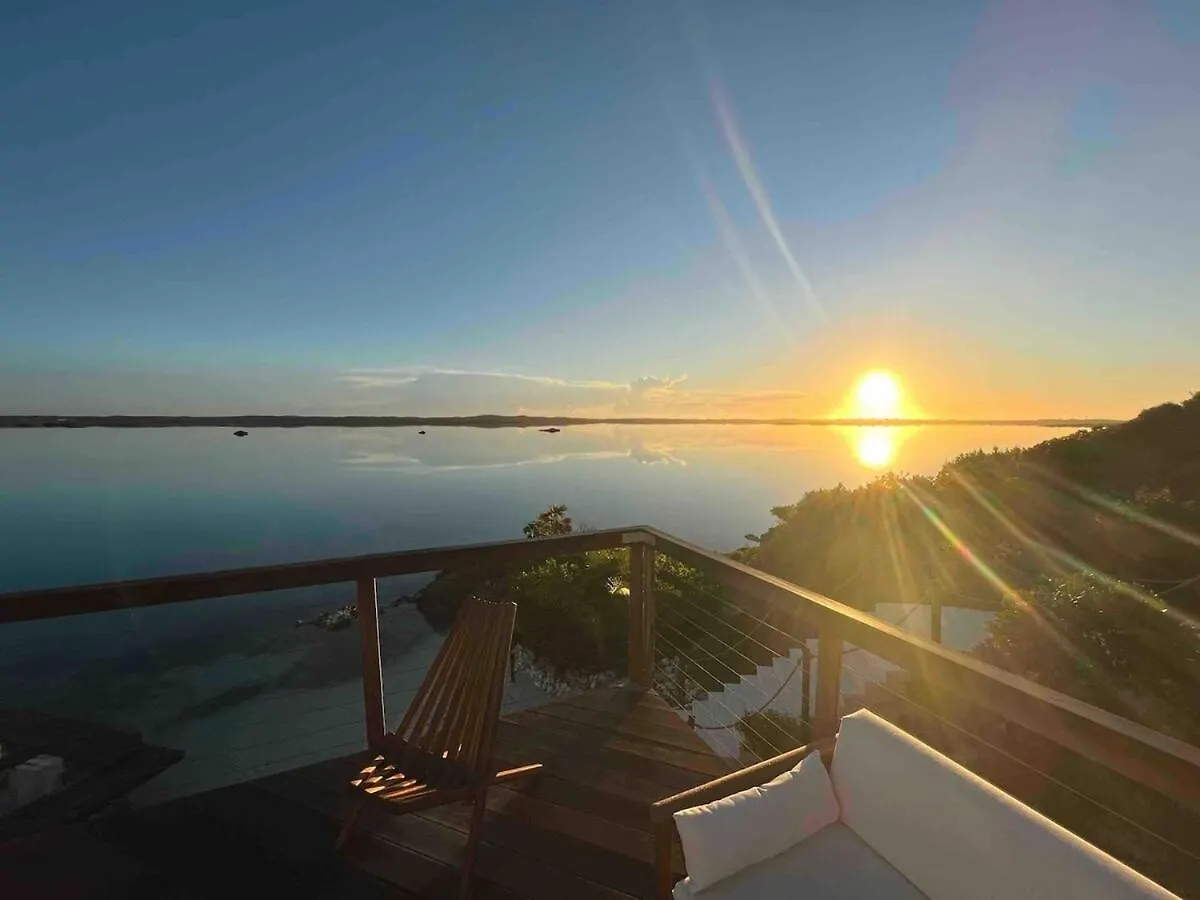 Villa Stunning Villa, Private Beach, Pool, Guest House, Dock Providenciales
