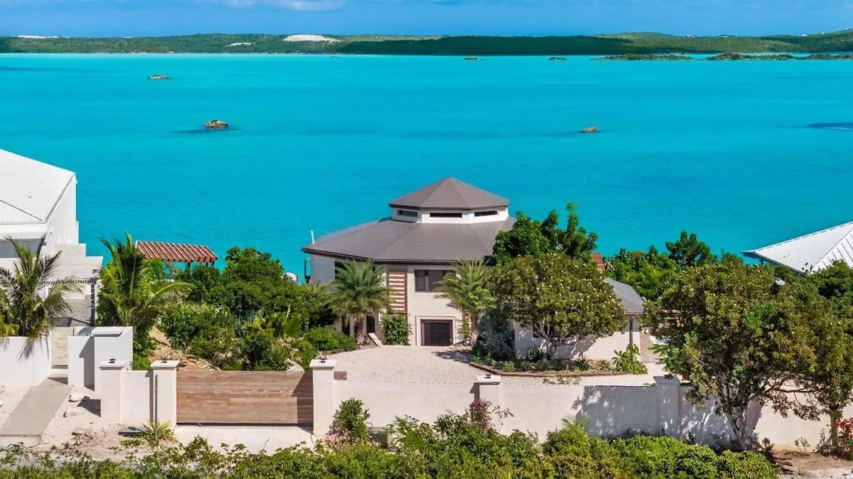 Villa Stunning Villa, Private Beach, Pool, Guest House, Dock Providenciales