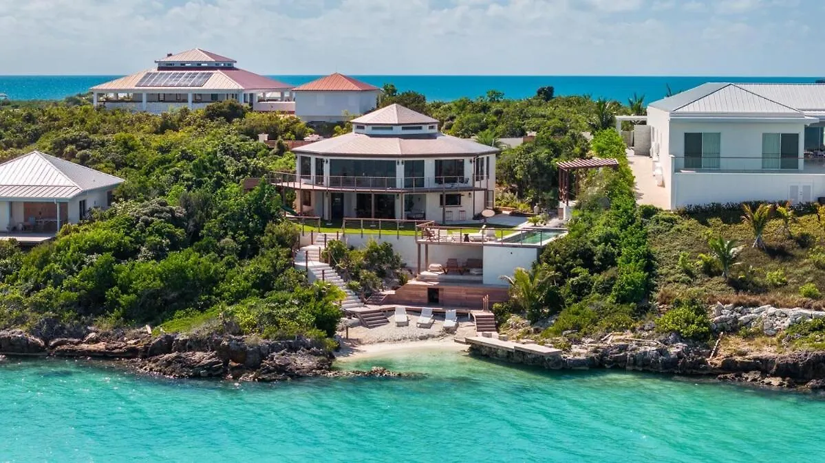 Stunning Villa, Private Beach, Pool, Guest House, Dock Providenciales Villa