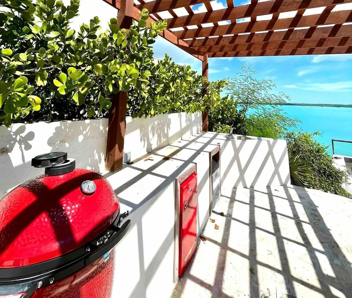 Villa Stunning Villa, Private Beach, Pool, Guest House, Dock Providenciales