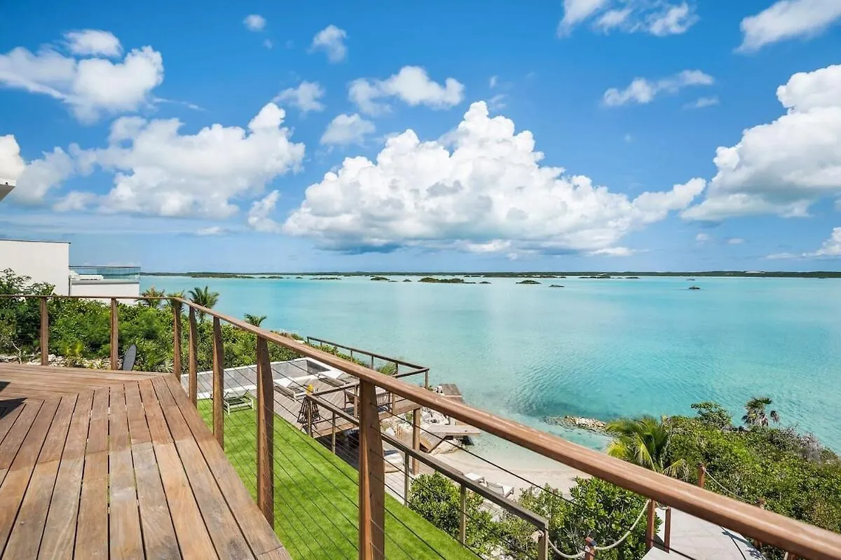 Stunning Villa, Private Beach, Pool, Guest House, Dock Providenciales